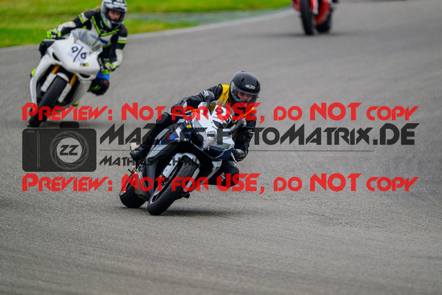 MaZZes_FotoMatrix_240521_6007705_2346 | GELB