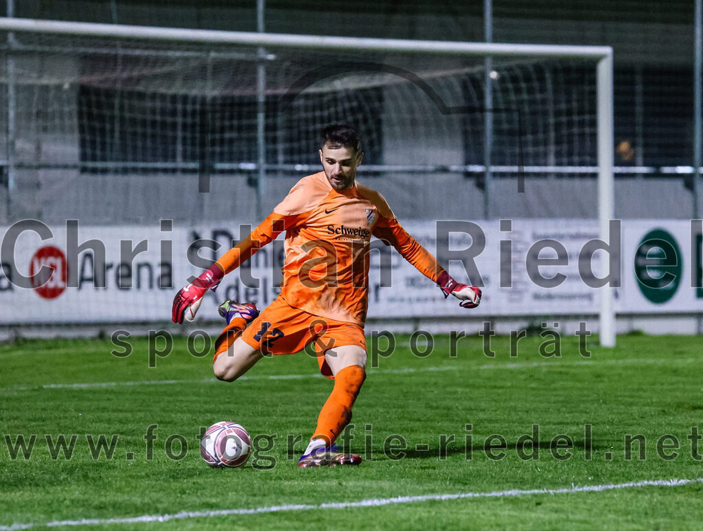 2024-03-28_018_FC_Schwaig_gegen_VfB_Forstinning | Oberding, Deutschland, 28.03.2024:
Fußball, Landesliga Südost 2023 / 2024, 27. Spieltag, FC Schwaig gegen VfB Forstinning, Endergebnis: 2:1

Dominik Damjanovic (VfB Forstinning, #12)

Foto: Christian Riedel / fotografie-riedel.net