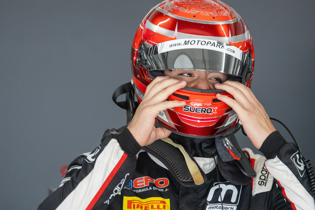 Euroformular Open 2026 am Hockenheimring | Euroformular Open 2026 am Hockenheimring***Lorenzo Castillo (Mexiko), Motopark, macht sich bereit für das Rennen - Realisiert mit Pictrs.com