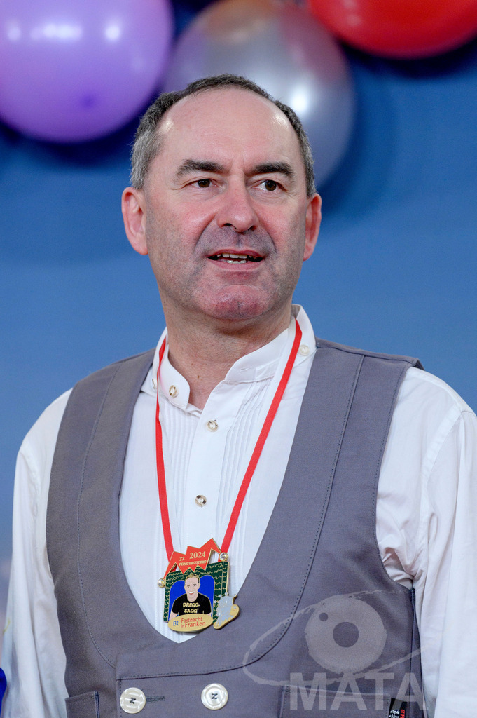 _DWA1922 | Staatsminister Hubert Aiwanger (Freie Wähler) bei der TV-Sendung Fastnacht in Franken 2024. Veitshöchheim, 02.02.2024 Bayern Deutschland - Realisiert mit Pictrs.com