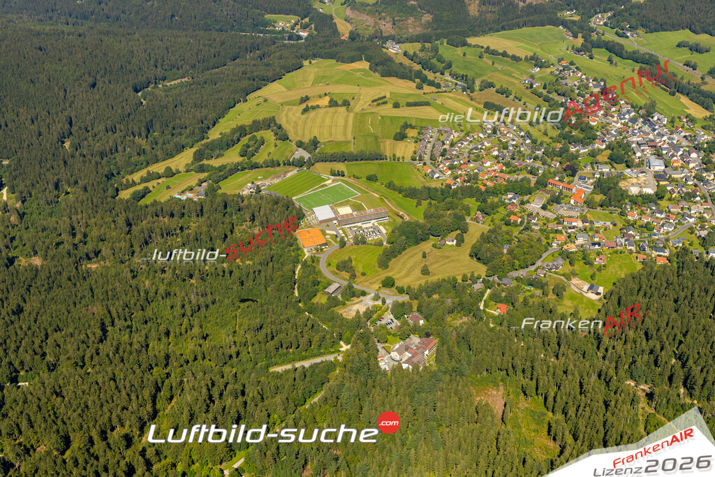 Das Luftbild zeigt : BLSV Sportcamp Nordbayern Bischofsgrün - Die Luftaufnahme wurde 2023 vom UL-Flugzeug aus erstellt ( keine Drohne ) - Hochauflösende Luftaufnahme - Für grossformatige Ausdrucke geeignet. Die Geschenkidee !Mit Lizenz und Bildrechte bestellbar