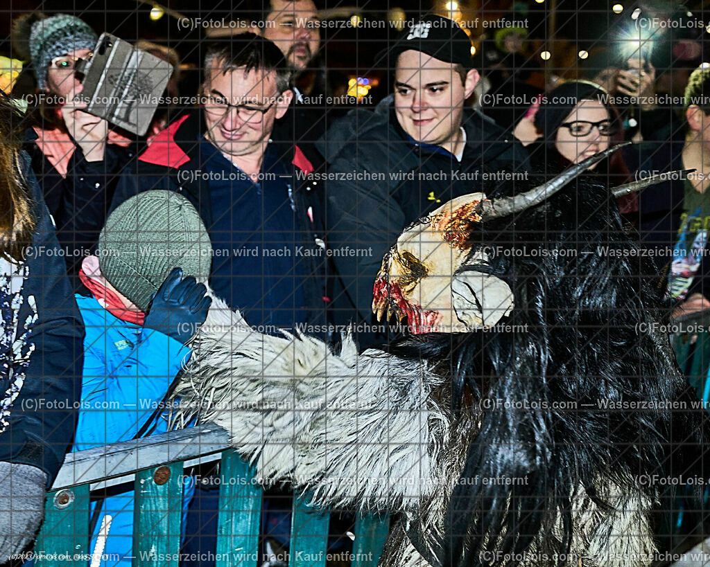 ALP5269_WIESELBURGER ADVENT_Perchtenlauf | (C)FotoLois.com, Alois Spandl, WIESELBURGER ADVENT, Perchtenlauf, So 10. Dez. 2023.