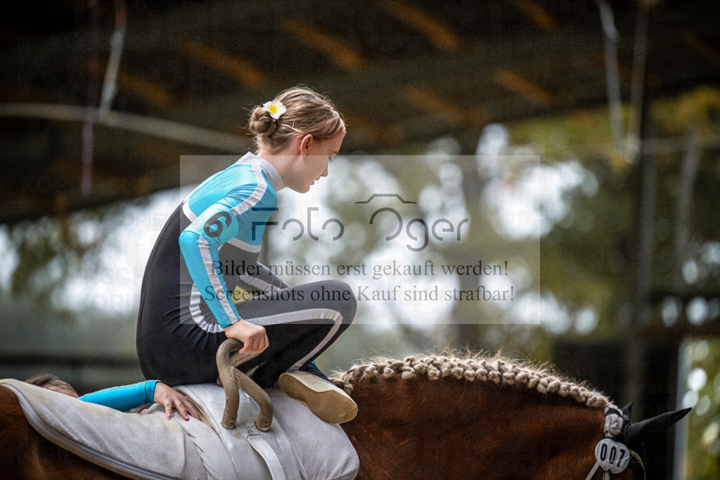 DOS_0335 | Entdecke hochwertige Reitturnierfotos von Foto Oger. Professionell, emotional und authentisch – jetzt Lieblingsmomente im Shop bestellen.Deutschlandweite Turnierfotografie. - Realisiert mit Pictrs.com