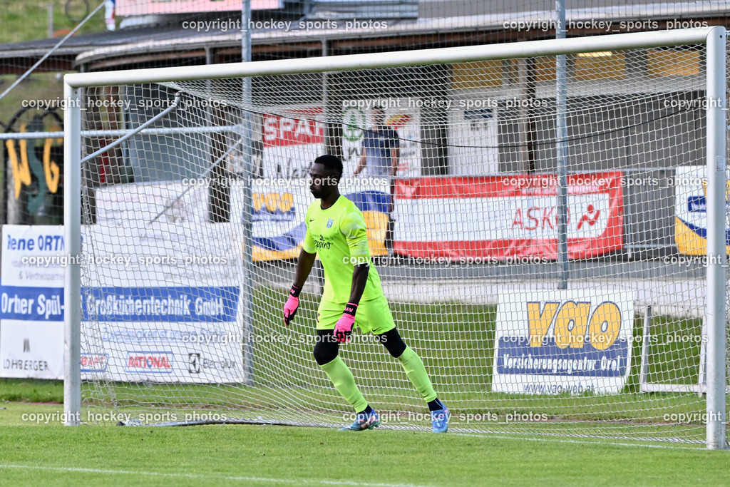 WSG Radenthein vs. URC Thal Assling | #9 Denis Kerrniqi URC Thal Assling, Elfmeter WSG Radenthein, WSG Radenthein vs. URC Thal Assling, WSG Radenthein vs. URC Thal Assling am 30.05.2025 in Radenthein (Sportplatz Radenthein), Austria, (Photo by Bernd Stefan)