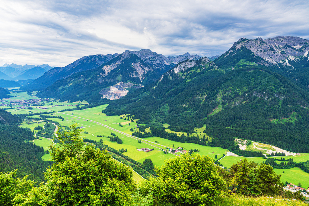 Blick vom Falkenstein auf die Berge der Allgäuer Alpen | Blick vom Falkenstein auf die Berge der Allgäuer Alpen.