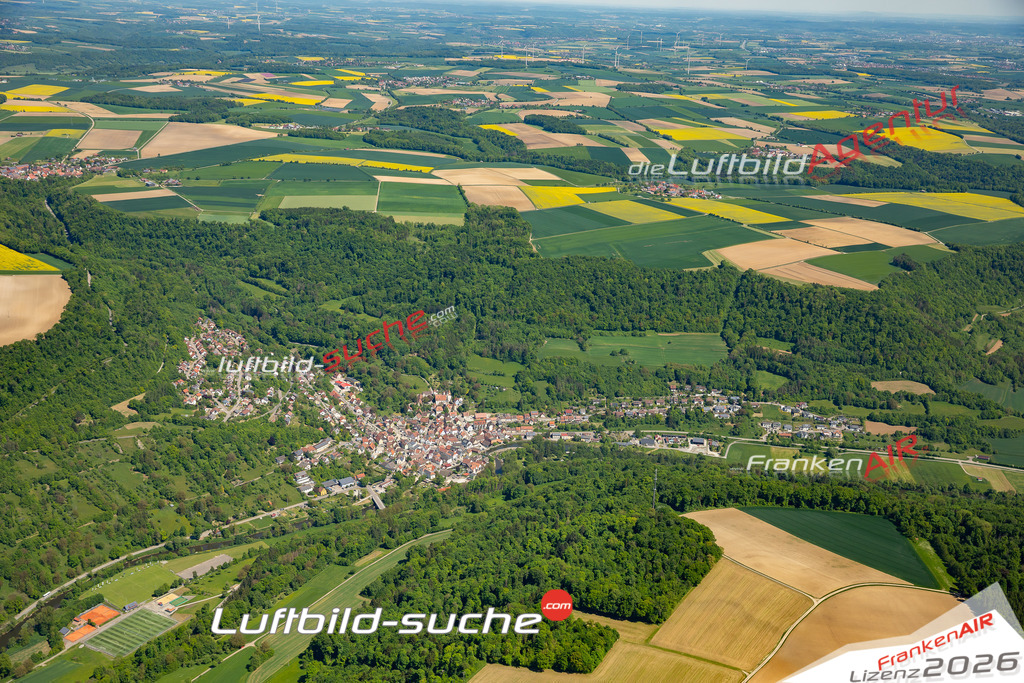 Luftaufnahme der Stadt Braunsbach - Die Luftaufnahme wurde 2025 vom UL-Flugzeug heraus erstellt ( keine Drohne ) - Hochauflösende Luftaufnahme - für professionelle Ausdrucke geeignet. Die Geschenkidee !Mit Lizenz und Bildrechte bestellbar