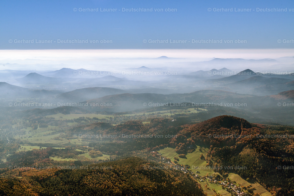 3704556 | JonsdorfZittauer Gebirge,  15.10.2017 Forstgebiete in einem Waldgebiet  in Waltersdorf im Bundesland Sachsen, Deutschland // Forest areas in  in Waltersdorf in the state Saxony, Germany Foto: Gerhard Launer