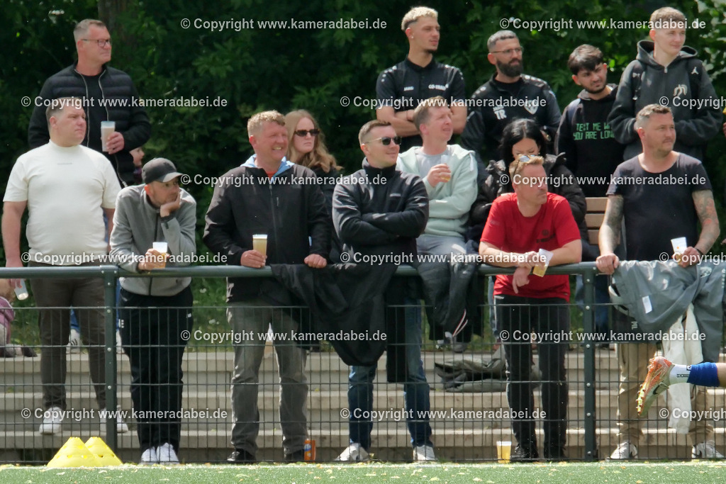 Fußball : Bezirksliga : TV Voerde - FC Sterkrade 72 | Fußball : Bezirksliga : TV Voerde - FC Sterkrade 72 am 25.05.2025 in Voerde - Realisiert mit Pictrs.com