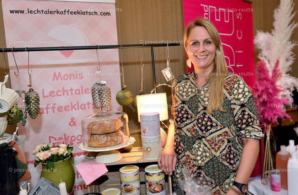 18-news-2022-Okt16-Frauenmesse-WB-KAFFEEKLATSCH-WTV_4983 | Info aus dem Bezirk Reutte/Ausserfern Tirol sowie eine umfangreiche Bilddatenbank über die gesamte Region: Lechtal, Talkessel Reutte, Tannheimertal, Zwischentoren. Lech, Plansee, Zugspitze, Grenztunnel, B179, Fernpassstraße, Verkehr, Lawinen, Tradition, - Realisiert mit Pictrs.com