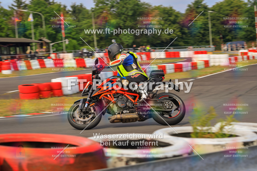 _DSK2193 | Hier findet Ihr Bilder von Touristenfahrten auf der Nürburgring Nordschleife oder von anderen Veranstaltungen die ich besucht habe. Viel Spass beim Durch Schauen 