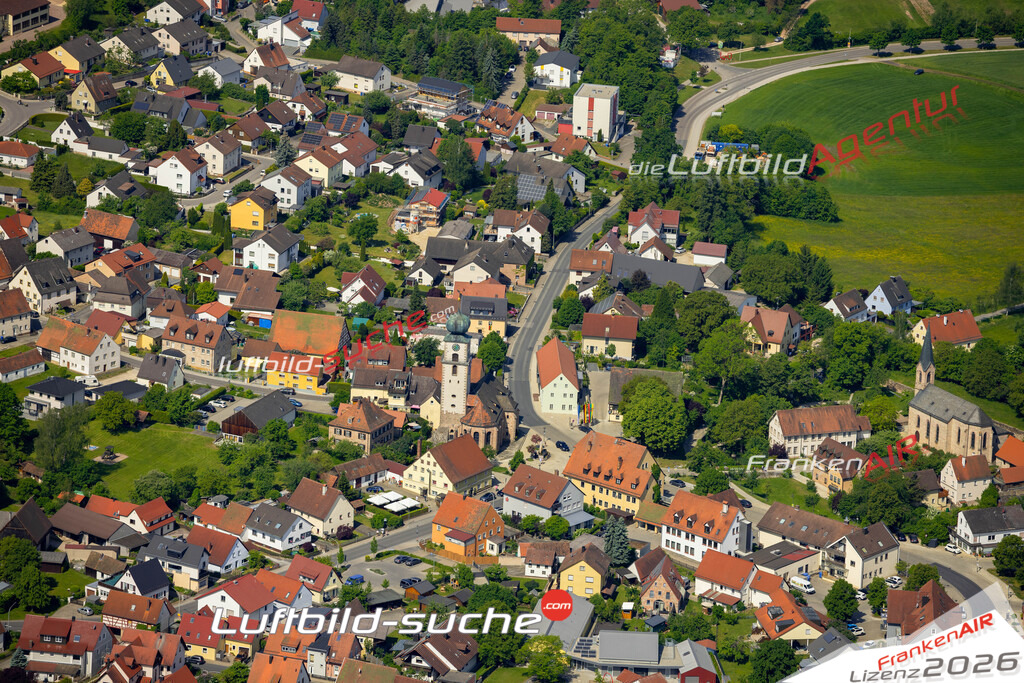 Das Luftbild zeigt Kurpfalzstrasse Pyrbaum - Die Luftaufnahme wurde 2023 vom UL-Flugzeug aus erstellt ( keine Drohne ) - Hochauflösende Luftaufnahme - Für grossformatige Ausdrucke geeignet. Die Geschenkidee !Mit Lizenz und Bildrechte bestellbar