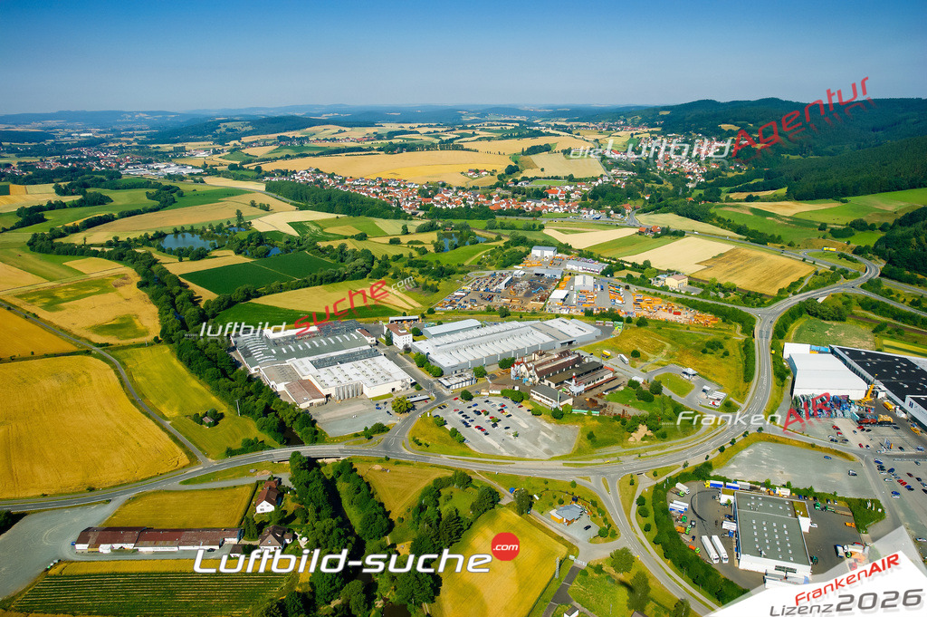 Die Luftaufnahme Neuses - Kronach wurde vom UL-Flugzeug (keine Drohne) aus fotografiert.Hohe Druck- Auflösung-die Geschenkidee!
