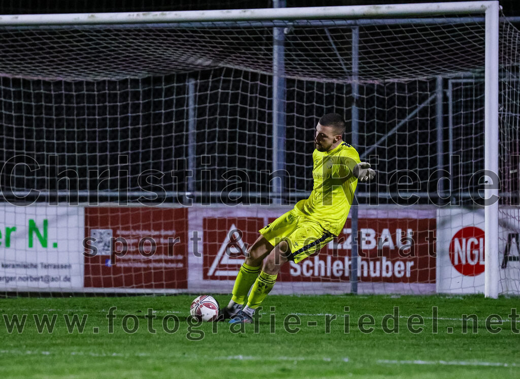 2024-03-28_074_FC_Schwaig_gegen_VfB_Forstinning | Oberding, Deutschland, 28.03.2024:
Fußball, Landesliga Südost 2023 / 2024, 27. Spieltag, FC Schwaig gegen VfB Forstinning, Endergebnis: 2:1

Torwart Maximilian Hug (FC Schwaig, #24)

Foto: Christian Riedel / fotografie-riedel.net