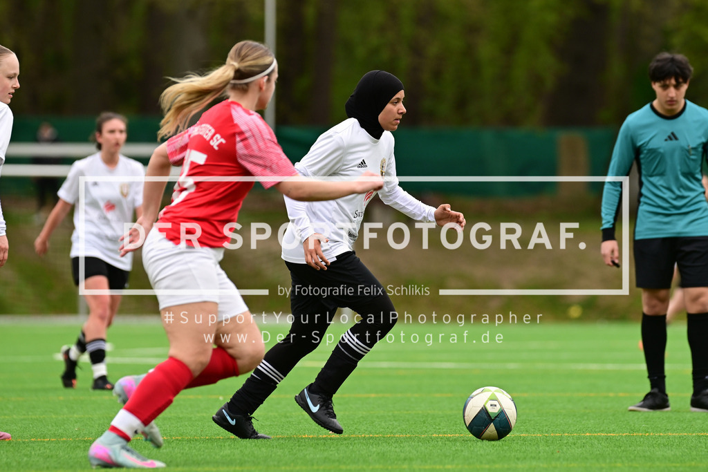 Fußball I Frauen I Saison 2025-2026 I Bezirksliga I 21. Spieltag I Harburger TB - Rahlstedter SC I 165216 | Der Sportfotograf. - Realisiert mit Pictrs.com