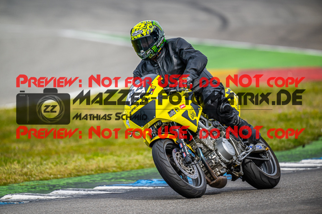 MaZZes_FotoMatrix_230410_2318 | GELB