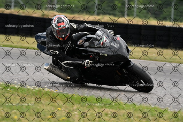 25bt02-0657 | markuskiefer.com - Realisiert mit Pictrs.com