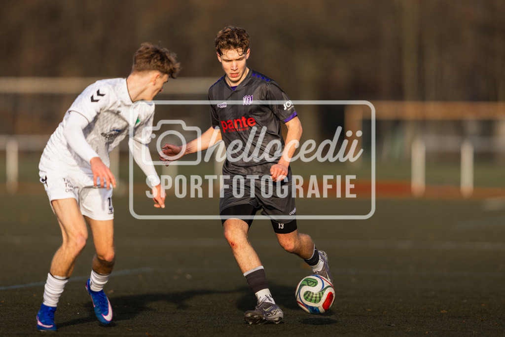 Fußball I Herren I Saison 2025-2026 I Freundschaftsspiel I VFL Osnabrück A-Junioren - JFV Bremen-116 | Joris Hofschröer (13, VfL Osnabrück A-Junioren) - Realisiert mit Pictrs.com