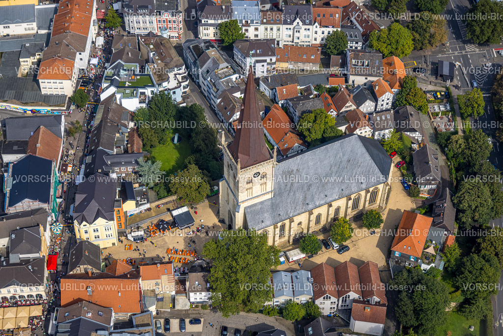 Unna230900987 | Luftbild, Stadtfest Unna 2023, auf dem Kirchplatz der evang. Stadtkirche, Unna, Ruhrgebiet, Nordrhein-Westfalen, Deutschland