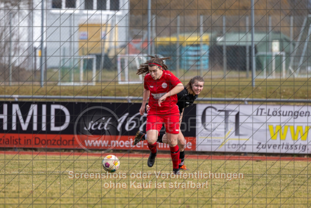 20250223_131636_0096 | #,1.FC Donzdorf (rot) vs. TSV Tettnang (schwarz), Fussball, Frauen-WFV-Pokal Achtelfinale, Saison 2024/2025, Rasenplatz Lautertal Stadion, Süßener Straße 16, 73072 Donzdorf, 23.02.2025 - 13:00 Uhr,Foto: PhotoPeet-Sportfotografie/Peter Harich
