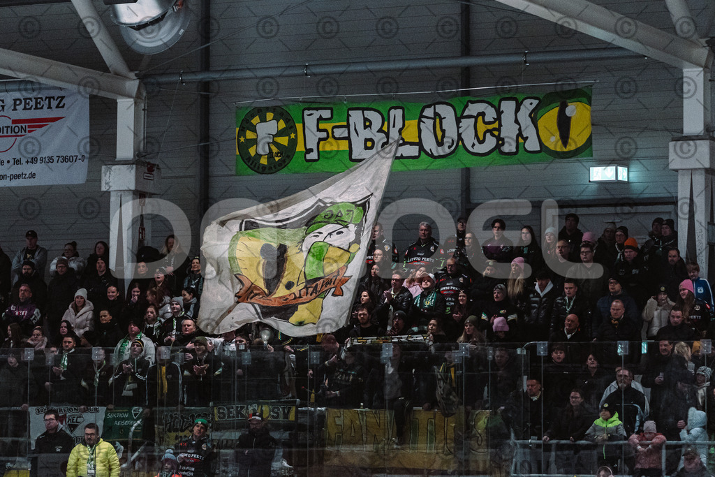 Alligators_vs_Toelz_15_02_2026-18 | Höchstadt Alligators Fotogalerie: Eishockey-Action aus Franken. Professionelle Spielfotos, Portraits & Stadionbilder zum Download. Jetzt entdecken! - Realisiert mit Pictrs.com