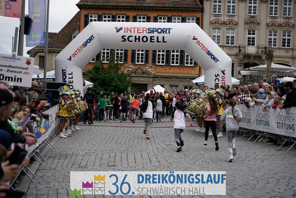 AOK Junior Cup 400m | 3Königslauf 2022 AOK Junior Cup 400m - Realisiert mit Pictrs.com