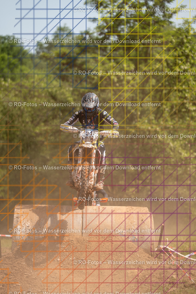 Wolfshausen 5 Lauf -157 | Sportfotografie von RO-Fotos: Motorsport, Motocross, Enduro, Laufveranstaltungen und Triathlon. Professionelle Fotos von Sportlern und Events. - Realisiert mit Pictrs.com