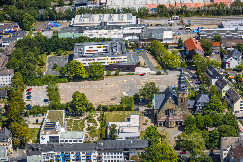 Velbert220803297 | Luftbild, Martin-Luther-King-Schule, evang. Christuskirche, Neubau Hospizzentrum Niederberg - Ulrich Müllenbach Haus, Velbert, Ruhrgebiet, Nordrhein-Westfalen, Deutschland