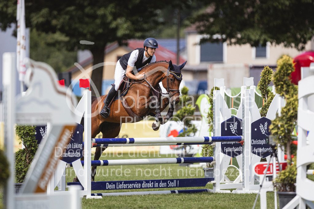 240719_LC_SprPf-A2-229 | Deine schönsten Turniermomente als professionelle Fotos! Entdecke hochwertige Pferdesport-Fotografie im Online-Shop. Jetzt Fotos finden & bestellen!