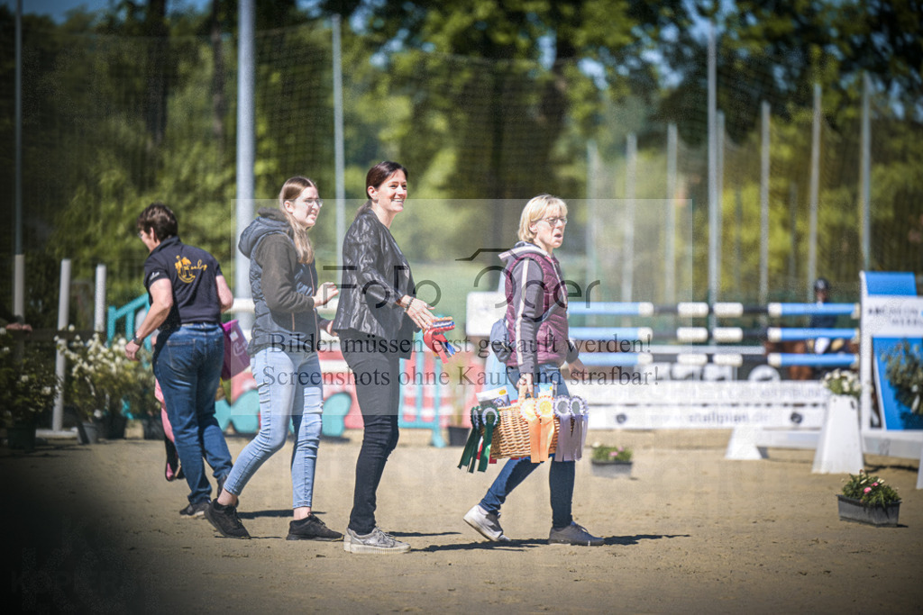 DOS_8077 | Entdecke hochwertige Reitturnierfotos von Foto Oger. Professionell, emotional und authentisch – jetzt Lieblingsmomente im Shop bestellen.Deutschlandweite Turnierfotografie. - Realisiert mit Pictrs.com