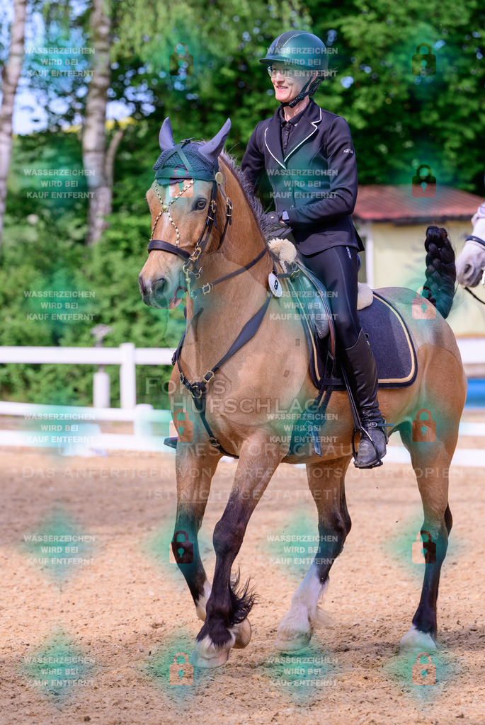 03052026-Giesenbach-0405-Siegerehrung-0107 | Fokus Hufschlag Fotografie - Realisiert mit Pictrs.com