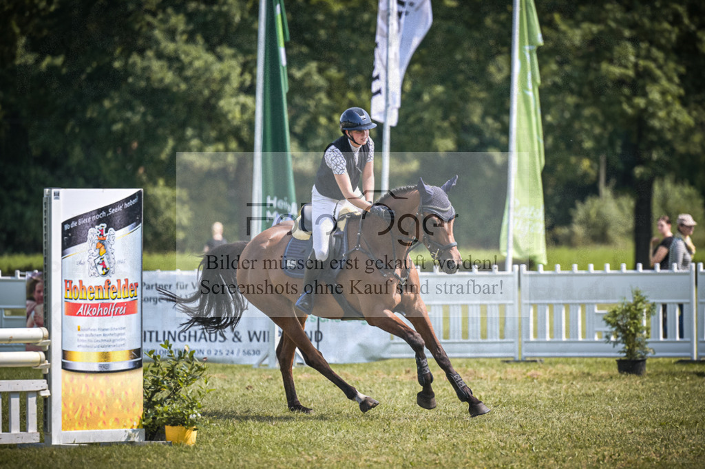 DOS_4298 | Entdecke hochwertige Reitturnierfotos von Foto Oger. Professionell, emotional und authentisch – jetzt Lieblingsmomente im Shop bestellen.Deutschlandweite Turnierfotografie. - Realisiert mit Pictrs.com