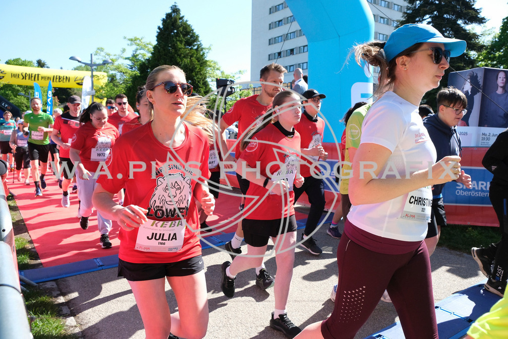 ..... | LINZ,AUSTRIA,27.April 25, Int. 3 Brückenlauf Linz  , Image shows: Photo: WAPICS / Michael Ring