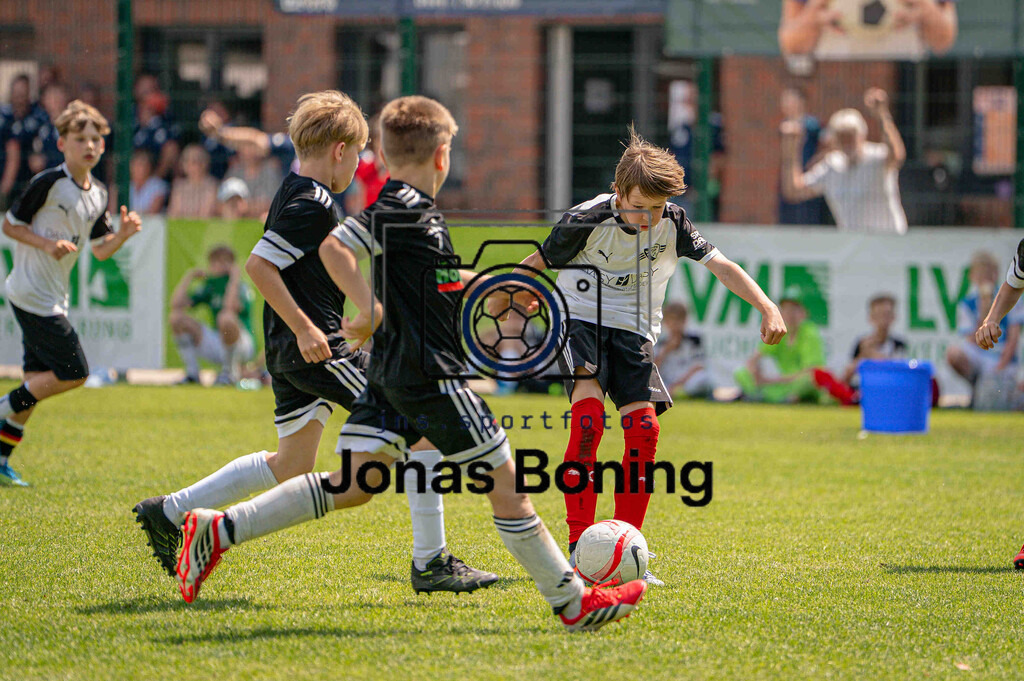 Fußball I E-Junioren I Saison 2025-2026 I OM-Cup Lüsche I Sonntag  I 23965 | jns.sportfotos - Realisiert mit Pictrs.com