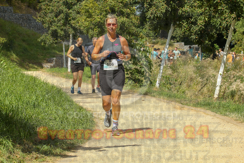 250824_1249_EX1_0658 | Sportfotografie im Rhein-Sieg Kreis, Köln, Bonn, NRW, Rheinland Pfalz, Hessen, etc. Unser Tätigkeitsfeld umfasst den Laufsport vom Volkslauf über den Marathon, Duathlon, Triathon bis zum Ultralauf wie Kölnpfad Ultra oder Schindertrail.