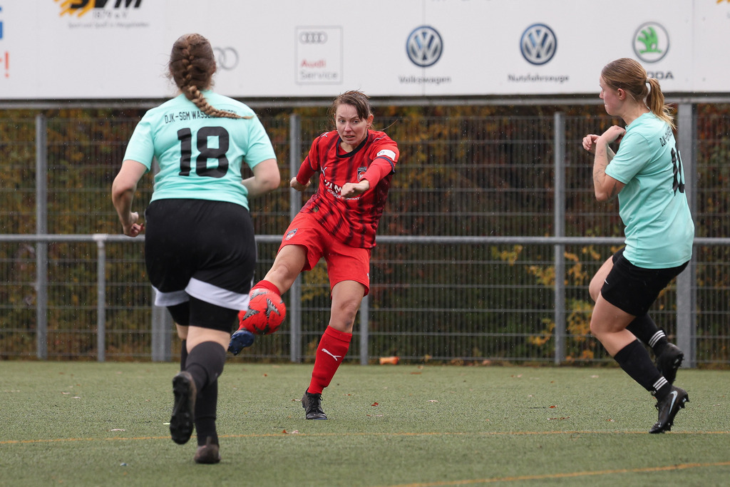 FCHWAS_251102_4121 | 1.FC Heidenheim 1846 II vs. SGM DJK-SV Wasseralfingen/Neuler, Fußball, Frauen, Bezirksliga, 2025/2026, 8. Spieltag, 02.11.2025 in Mergelstetten (Foto: Michael Bulling) - Realisiert mit Pictrs.com