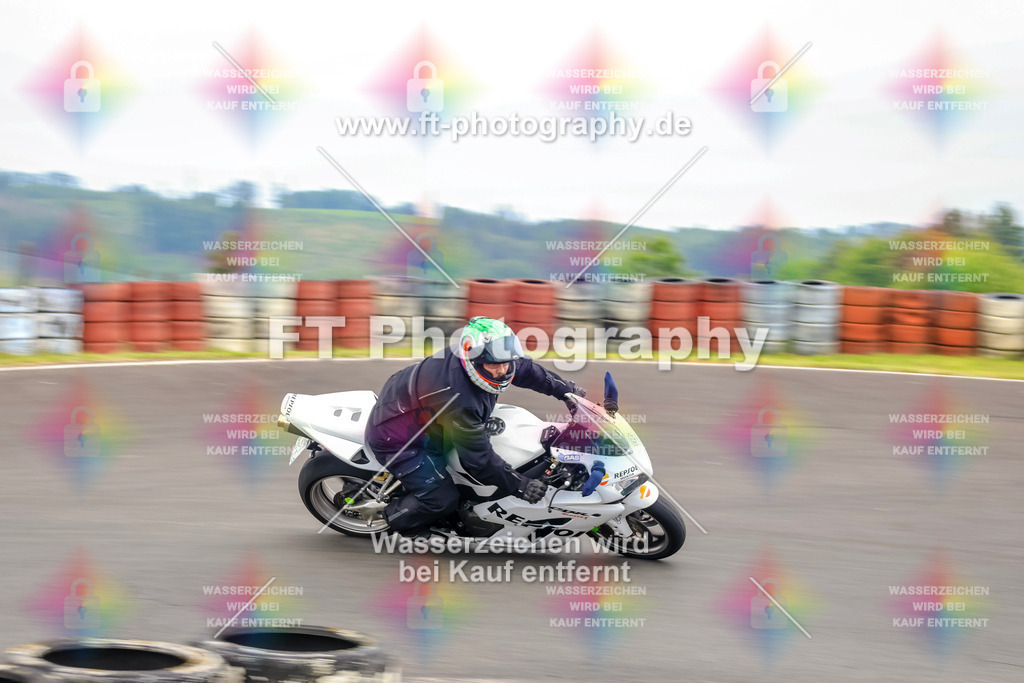 OBK-5755 | Hier findet Ihr Bilder von Touristenfahrten auf der Nürburgring Nordschleife oder von anderen Veranstaltungen die ich besucht habe. Viel Spass beim Durch Schauen 