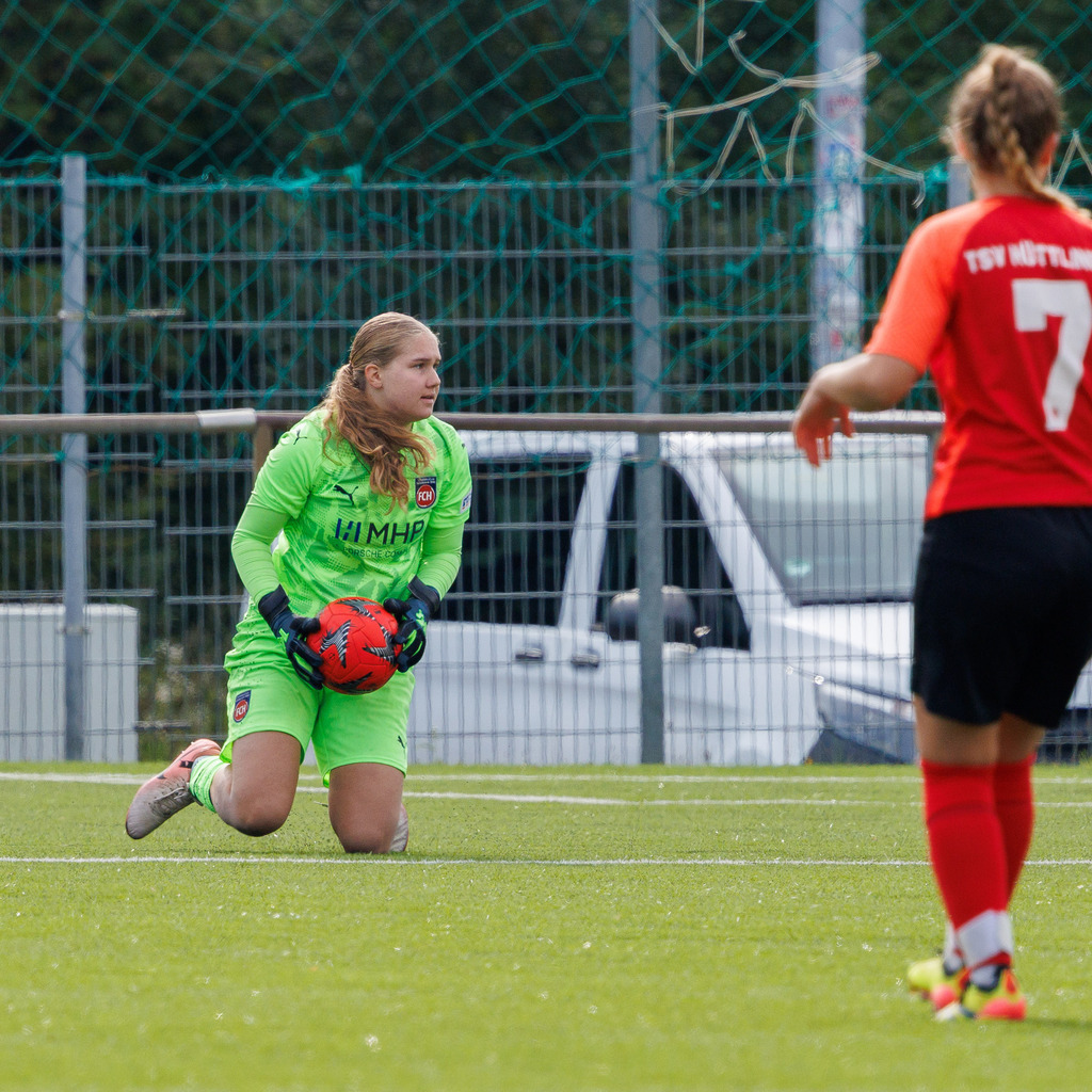 FCHHÜT_251003_5528 | 1.FC Heidenheim 1846 II vs. TSV Hüttlingen, Fußball, Frauen, Bezirkspokal, 2025/2026, 1.Runde, 03.10.2025 in Mergelstetten, Sportplatz 2(Foto: Michael Bulling) - Realisiert mit Pictrs.com