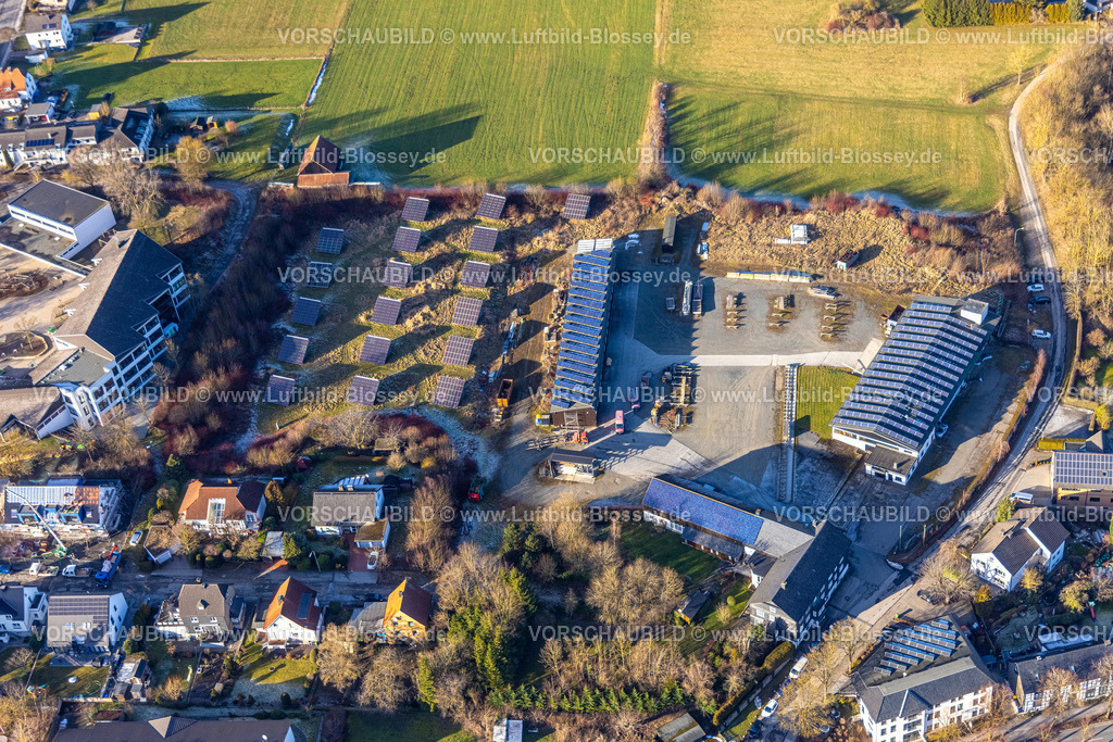 Brilon260104568 | Luftbild, kath. Grundschule Ratmerstein und Solarpark Nordstraße, Brilon, Sauerland, Nordrhein-Westfalen, Deutschland