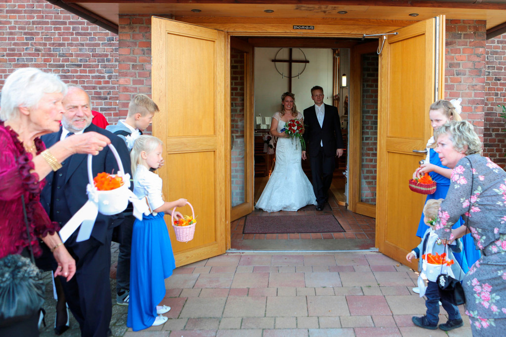top-top.de Hochzeiten126 | Foto, Video, Fotografie, Videografie, Fotobox, DJ, Discjockey, Musik, Musikbox, Veranstaltung, Photobooth, Amazon, Ebay, Buchtipp, Bestseller, Autor, Verlag, Buch, Wesel, Hamminkeln, NRW, Dinslaken, Rees, Drohne, Hochzeit, Party, Fotobox, Wesel, Fotograf