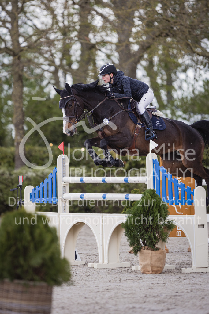 230427_HofSosath_2Ph-M2St-144 | Deine schönsten Turniermomente als professionelle Fotos! Entdecke hochwertige Pferdesport-Fotografie im Online-Shop. Jetzt Fotos finden & bestellen!