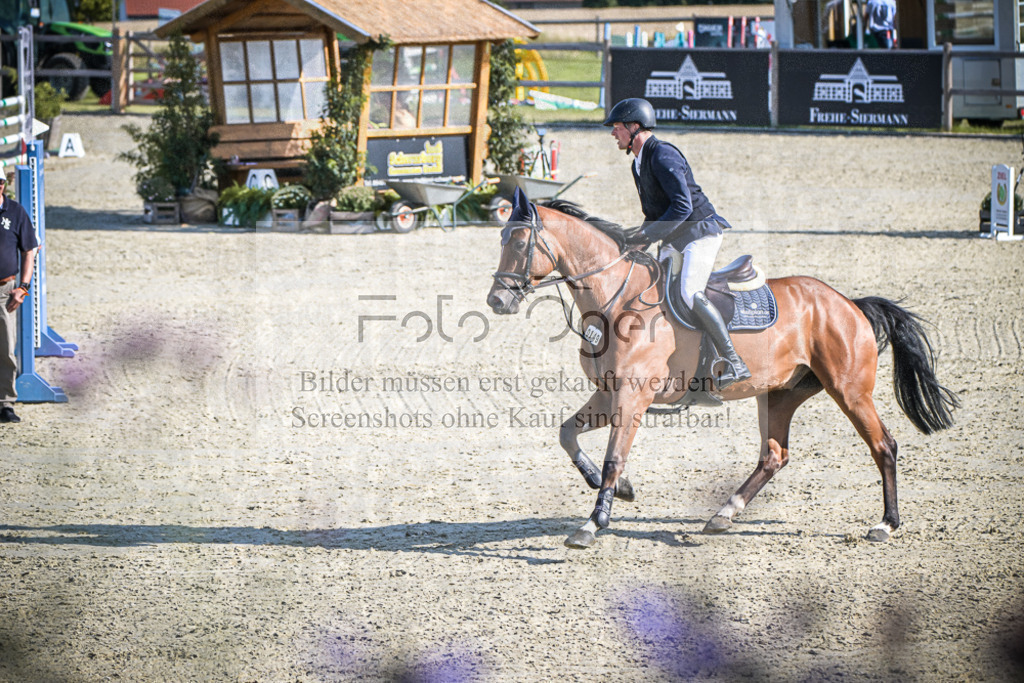 DOS_0082 | Entdecke hochwertige Reitturnierfotos von Foto Oger. Professionell, emotional und authentisch – jetzt Lieblingsmomente im Shop bestellen.Deutschlandweite Turnierfotografie. - Realisiert mit Pictrs.com