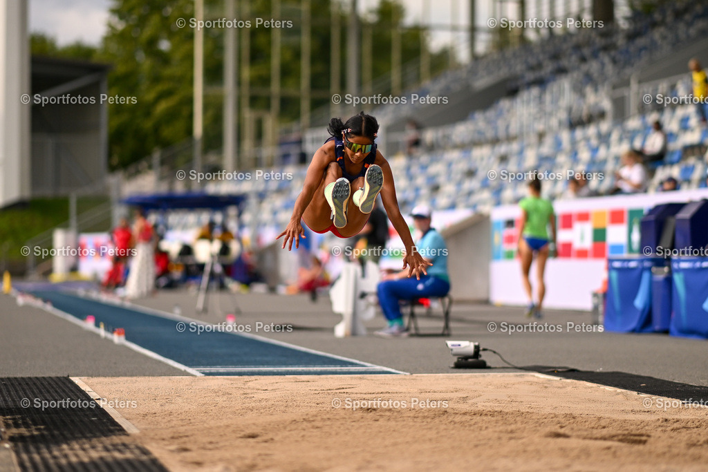 KP1_7325_1 | 21.07.2025, xkaix, Leichtathletik, FISU World University Games 2025 v.l. Moumita Mondal (Indien) - Realisiert mit Pictrs.com