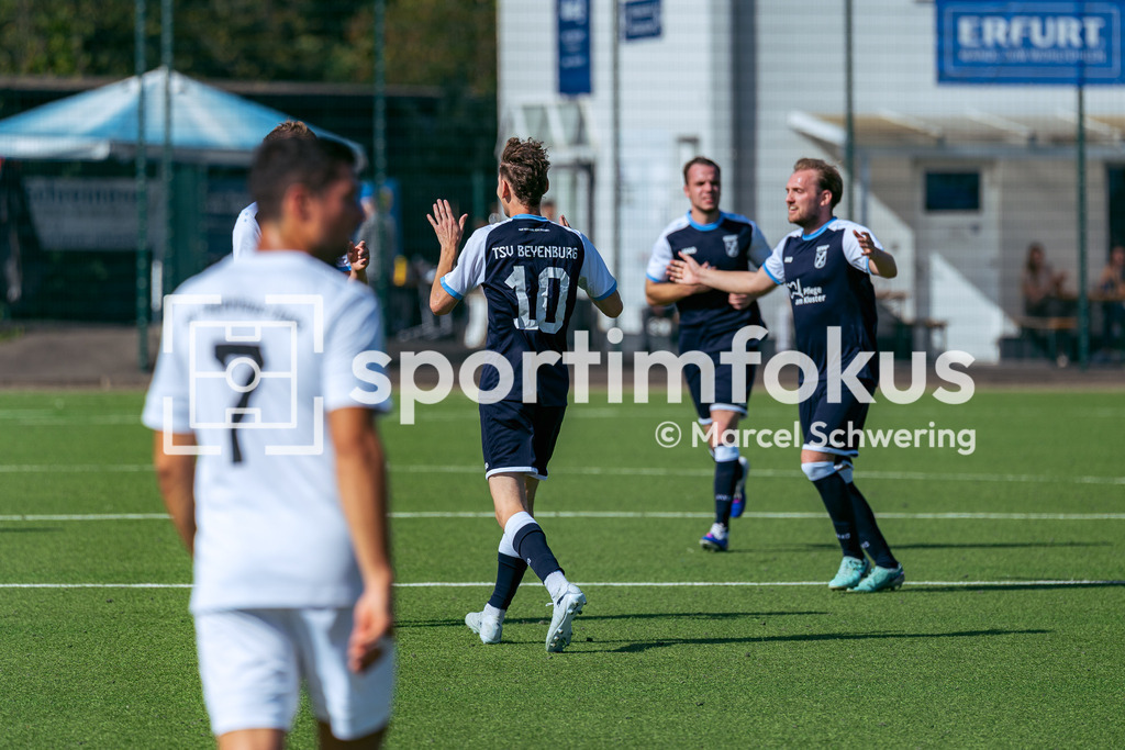 SV Jägerhaus-Linde – TSV Beyenburg | Moritz Huth (10, TSV Beyenburg) beim Torjubel zum 0:1. Kreisliga A: SV Jägerhaus-Linde gegen TSV Beyenburg, Wuppertal, 27.09.2026. Endstand: 1:2 (0:1). sportimfokus / Marcel Schwering - Realisiert mit Pictrs.com