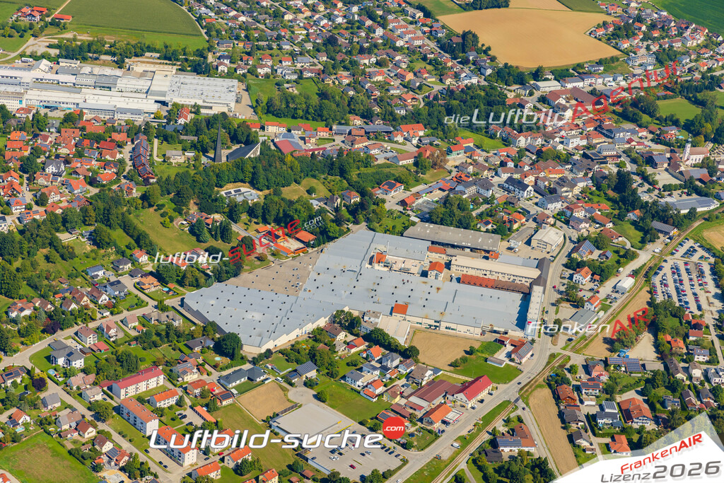 Luftaufnahme von Ruhstorf an der Rott - Die Luftaufnahme wurde 2025 vom UL-Flugzeug heraus erstellt ( keine Drohne ) - Hochauflösende Luftaufnahme - für professionelle Ausdrucke geeignet. Die Geschenkidee !Mit Lizenz und Bildrechte bestellbar