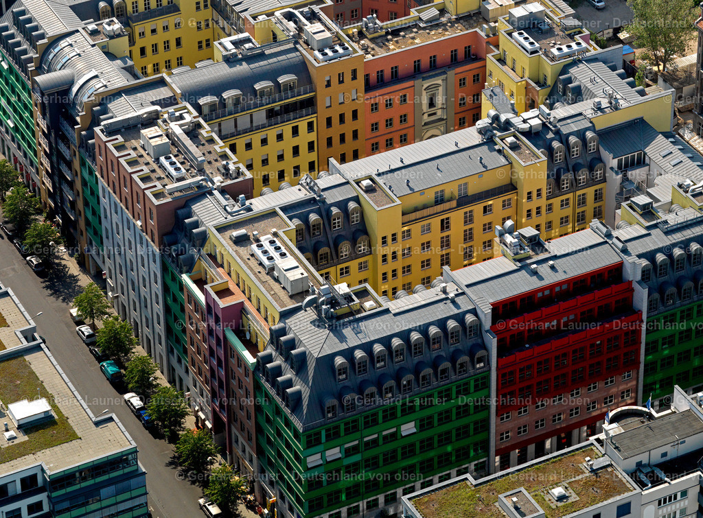 7000538 | Bunte Häuser in Kreuzberg, Berlin