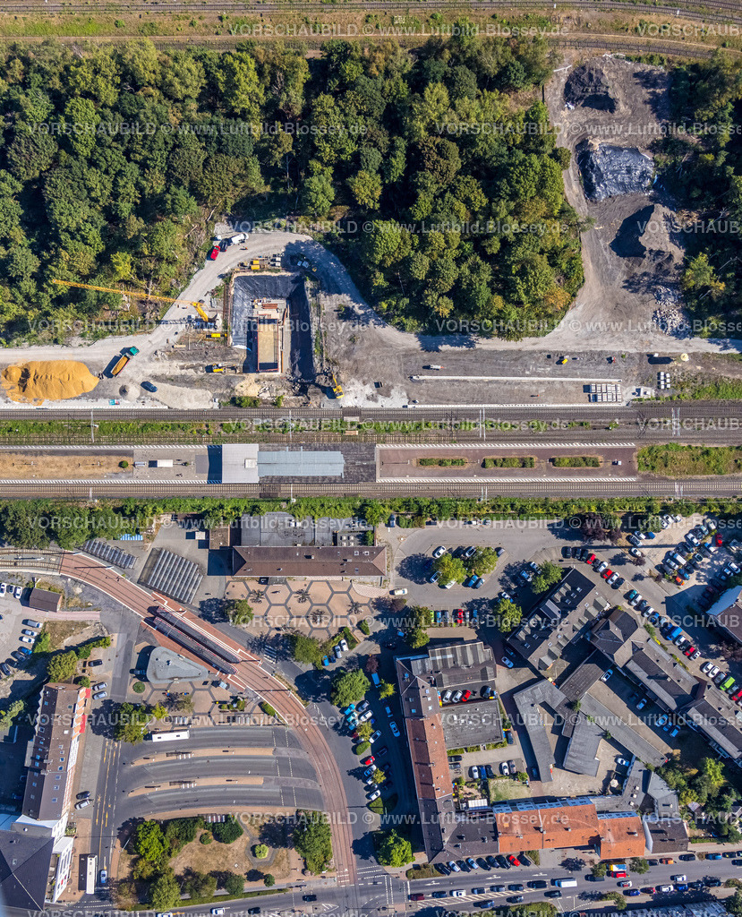 Dinslaken220806539 | Luftbild, Dinslaken Bahnhof, Betuwe-Arbeiten mit Freilegung von Tunnel und Keller, Dinslaken, Ruhrgebiet, Nordrhein-Westfalen, Deutschland