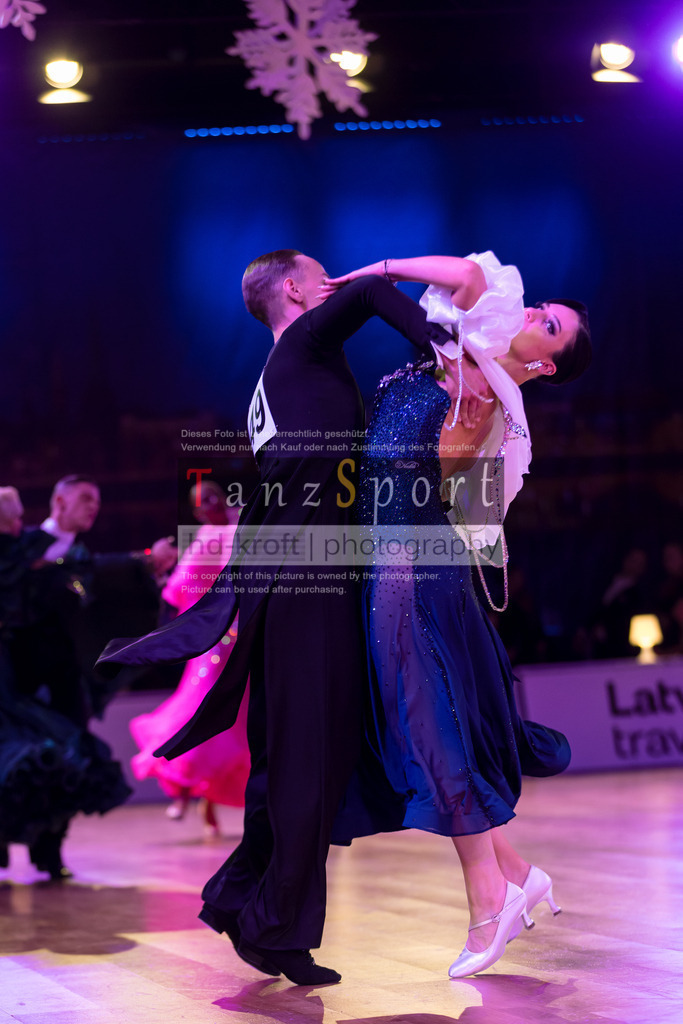 20241215_WDSF_Open_Youth_Std-Riga-8555 | Tanzsportbilder, Standardtanz, Lateintanz, WDSF, DTV, LTVB, dancecomp, goc, hessen tanzt, blaues band der spree, walzer, tango, wiener walzer, slowfox, quickstepp, samba, rumba, cha-cha-cha, paso doble. jive, hd-kroft photography, turniertanzsport