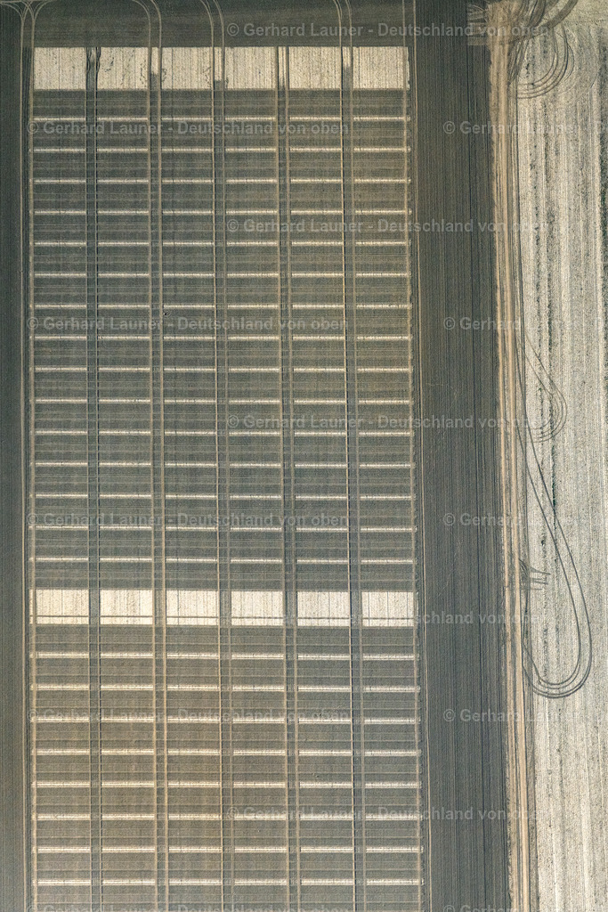 4062149 | INSEL POEL 08.09.2021 Strukturen auf landwirtschaftlichen Feldern auf der Insel Poel an der Ostseeküste im Bundesland Mecklenburg-Vorpommern, Deutschland. // Structures on agricultural fields auf of Insel Poel at the baltic coast in the state Mecklenburg - Western Pomerania, Germany. Foto: Gerhard Launer