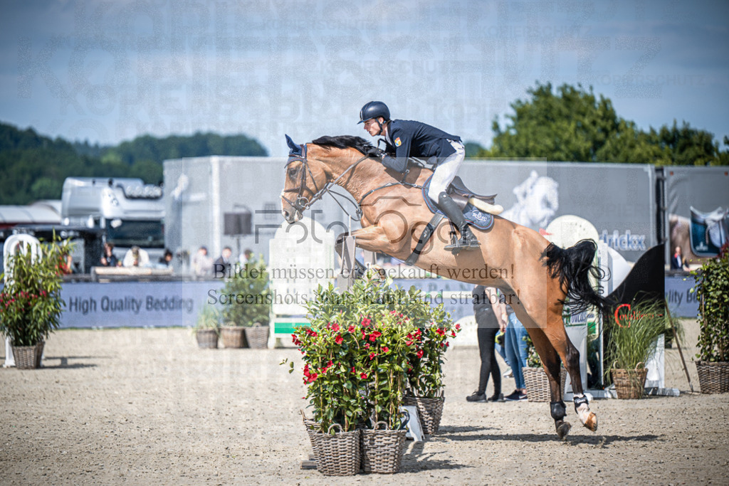 DOS_2372 | Entdecke hochwertige Reitturnierfotos von Foto Oger. Professionell, emotional und authentisch – jetzt Lieblingsmomente im Shop bestellen.Deutschlandweite Turnierfotografie. - Realisiert mit Pictrs.com