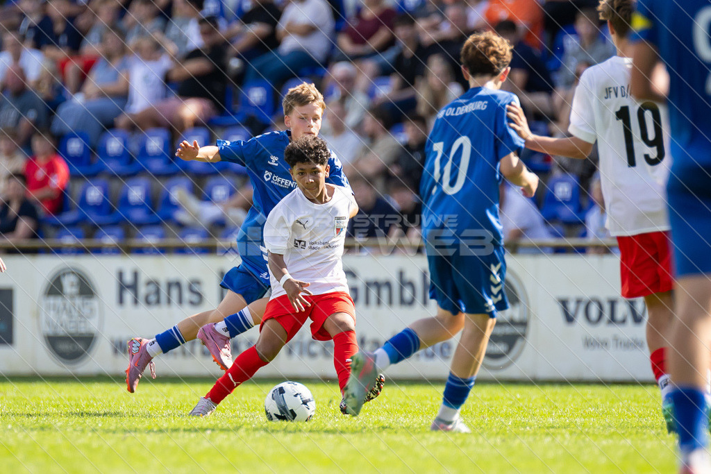 20250920_Picselweb-Fotografie_1R3_0690 | JFV D/A &amp; Stade - VfB Oldenburg0:1 VfB no70:2 VfB no70:3 VfB JFV Eigentor0:4 VfB no70:5 VfB no71:5 JFV no3 Jaric Jimenez-Voss2:5 JFV no9 Janko Sylvester3:5 JFV no16 Damian Elias Mihro Burekovic - Realisiert mit Pictrs.com